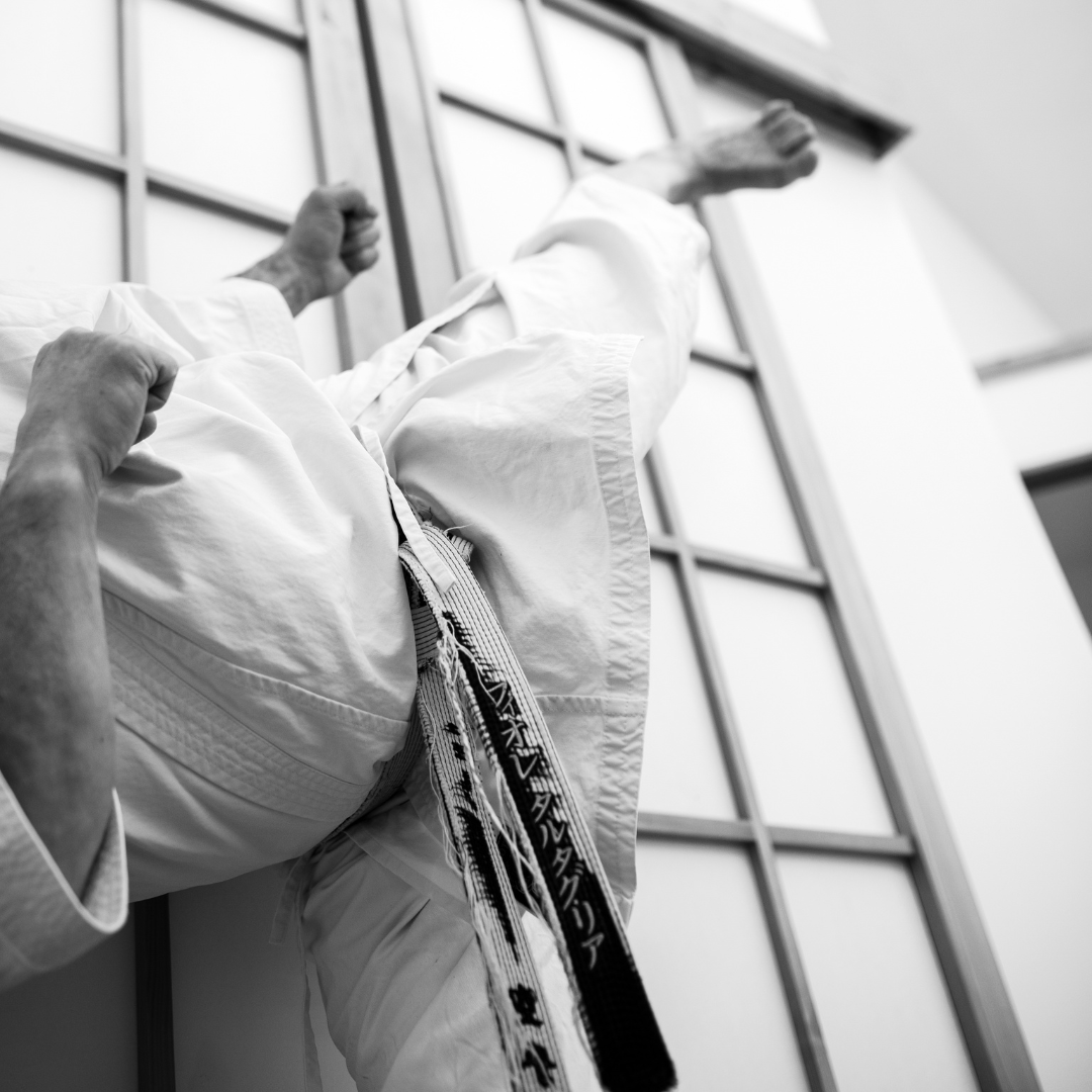 Leben mit Leidenschaft: Die Kunst, im Moment zu leben, inspiriert durch die Karate-Lehre